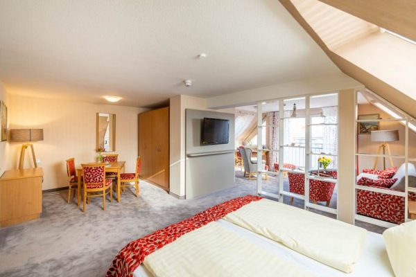 Zimmer mit Meerblick in der Junior-Suite vom Centralhotel Binz auf Rügen
