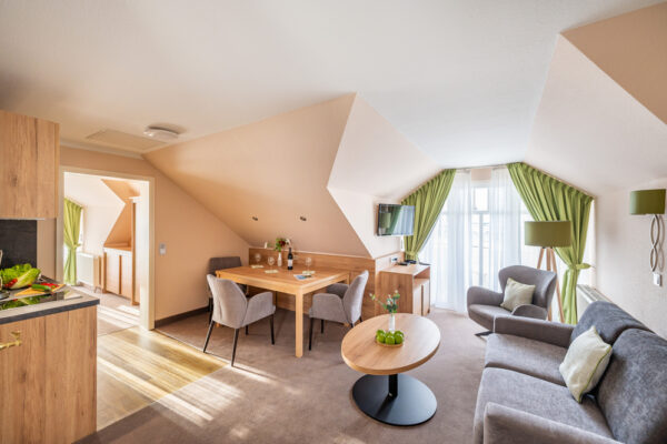 Großes Zweiraumappartement mit Balkonen - Appartementhaus Villa "Mona LIsa" im Ostseebad BInz- Urlaub buchen